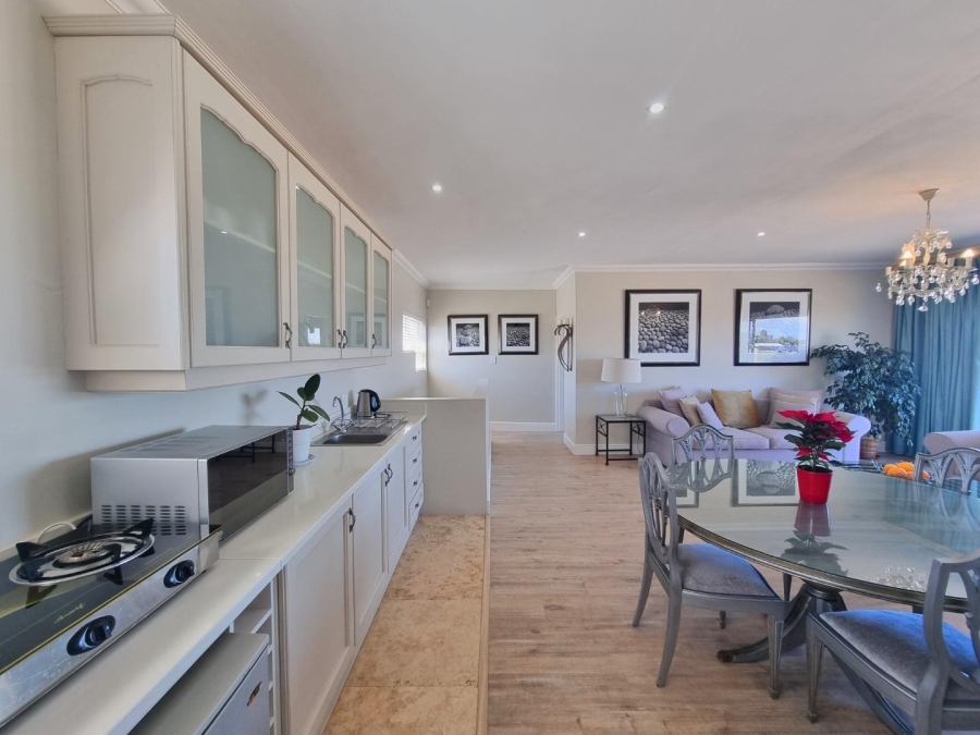 5 Bedroom Property for Sale in Sandbaai Western Cape